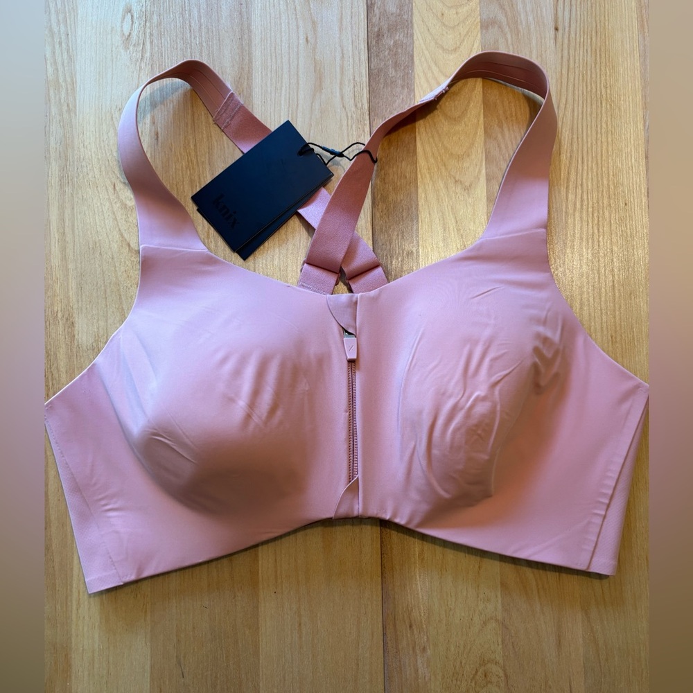 Knix Catalyst Front Zip Seamless Pink Bra Size 7 NWT